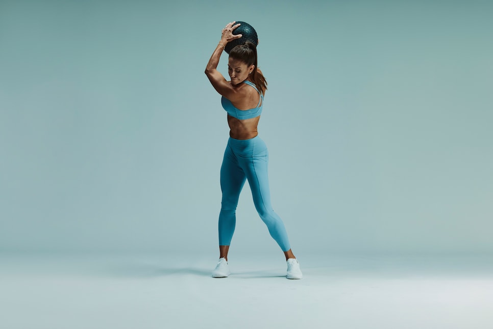 /content/dam/images/golfdigest/fullset/fitness-2024/Doddato med-ball rotational slams 1.jpg